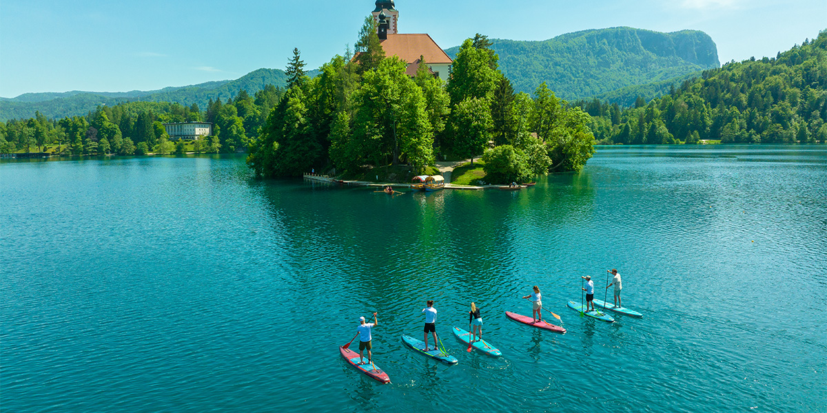 people-on-a-stand-up-paddle-board